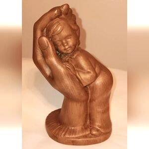 RARE 1978 Ceramic Acorn Distributors Chicago Columbia Figurine Boy on Large Hand